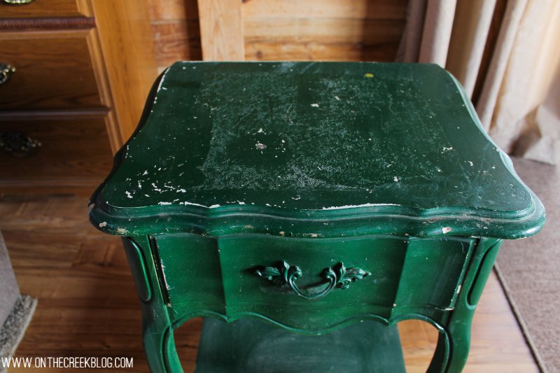An upcoming project I'll be working on:  Refinishing this little green end table!
