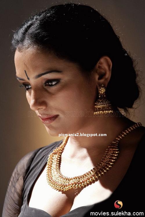 Swetha Menon in Rathinirvedam Remake Photos