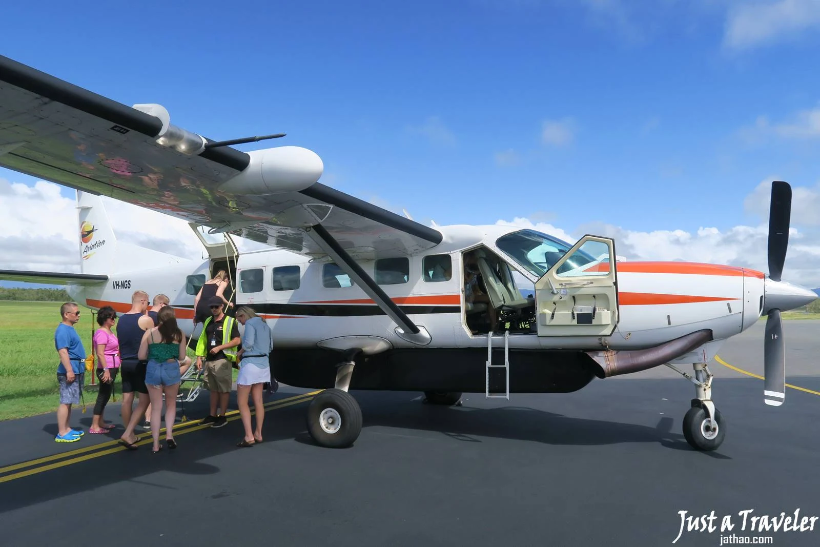 聖靈群島-景點-行程-推薦-直升機-小飛機-水上飛機-攻略-大堡礁-心型礁-遊記-自由行-旅遊-Whitsundays-Plane-Helicopter-Sea-Heart-Reef-Travel