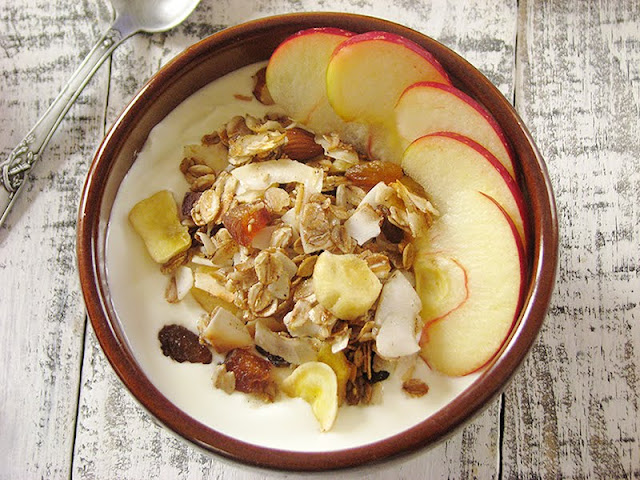 Granola aux flocons de seigle - le carnet sur l'étagère recette de granola bio et fait maison au seigle