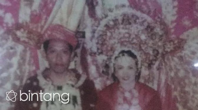 Video Kenangan Tukul Arwana Bercanda Kocak di Depan Sang Istri Video Kenangan Tukul Arwana Bercanda Kocak di Depan Sang Istri