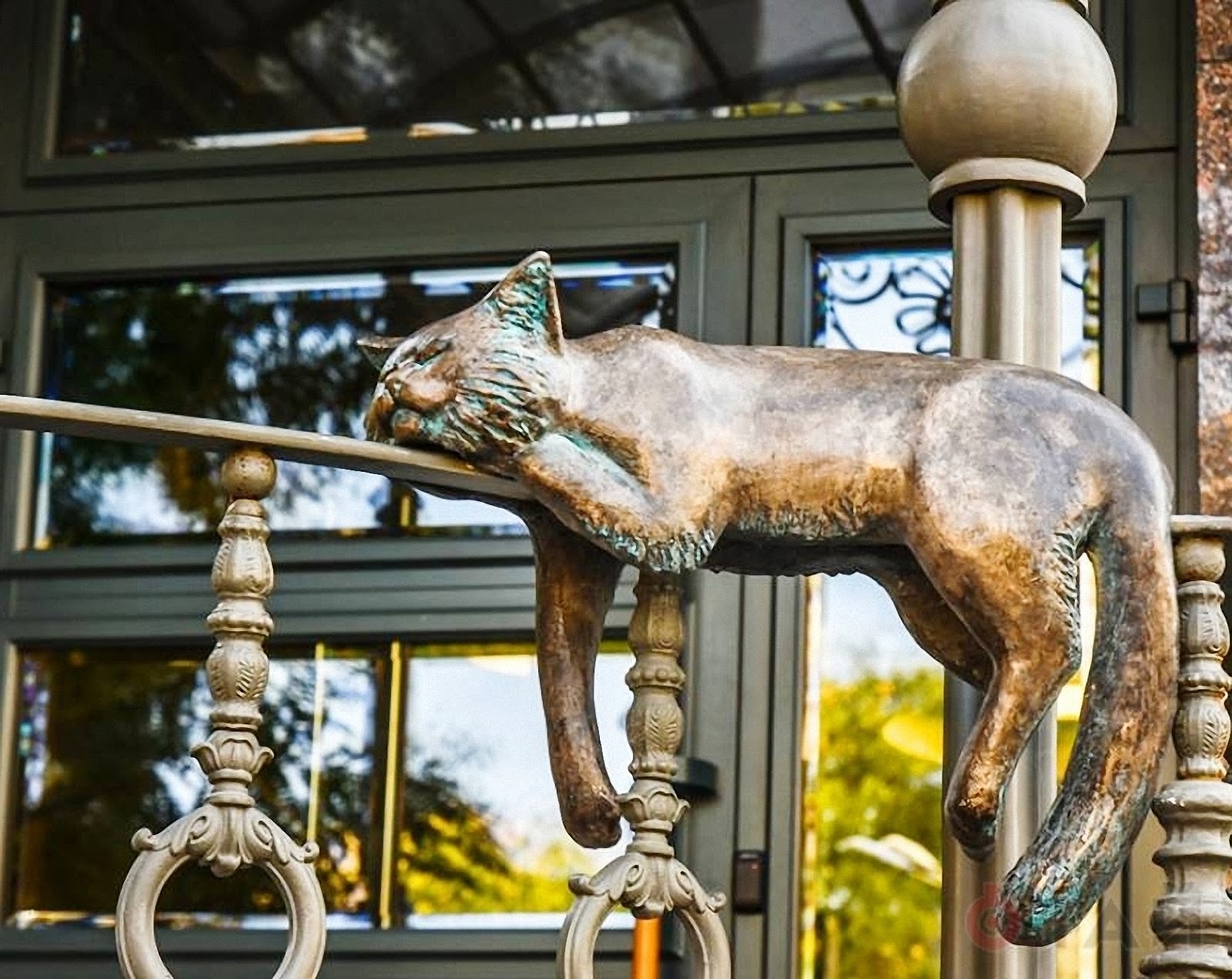 Статуя кота Статуя кота