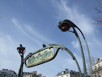 Fond d'écran avril 2011 - Bouche de métro Hector Guimard