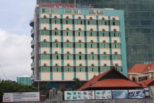 30 Hilarious Hotel Failures That Will Make Your Day - Greatest Hotel Name Of All Time
