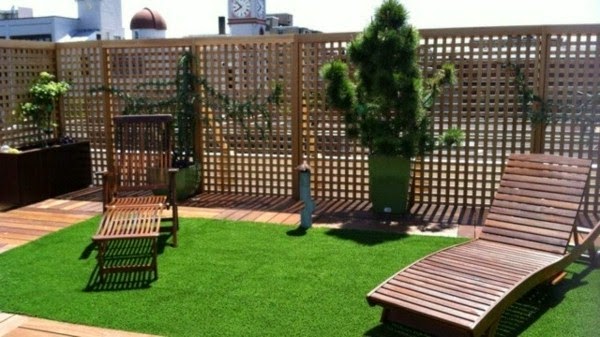 Artificial grass for a balcony, terrace or garden &#8211; great examples!