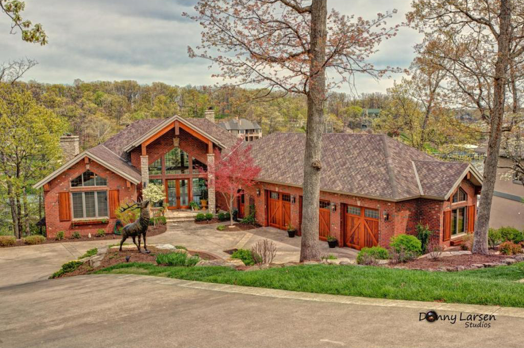 Beautiful Lakefront Home for Sale in Villages, MO