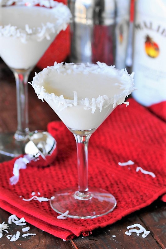 my kitchen world tour Coconut Snowball Cocktail