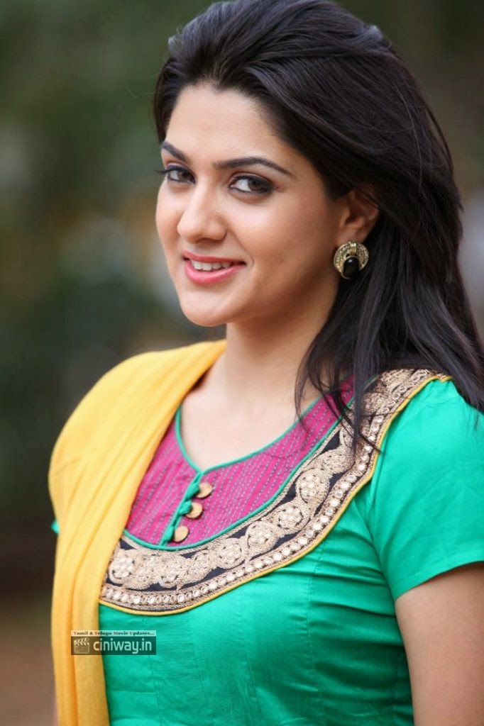 Sakshi-Choudary-Latest-Stills+%252821%25