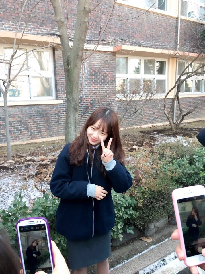 학교 등교한 프로듀스101 최유정.jpg | 인스티즈