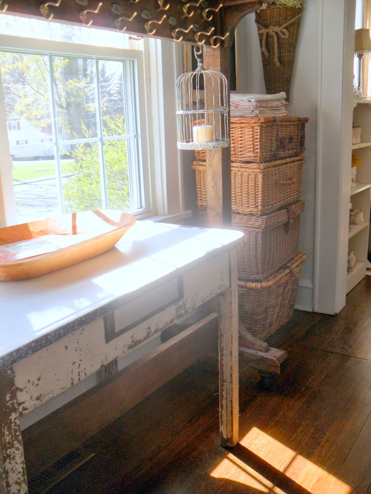 must love junk: Wacky for Wicker
