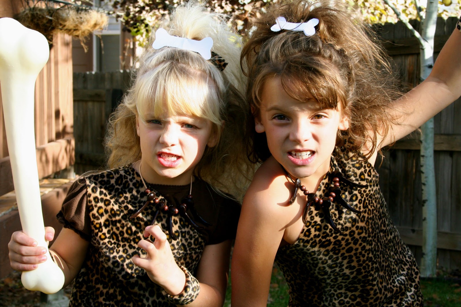 flibbertigibberish Cave Girls vs. The Brodysaurus