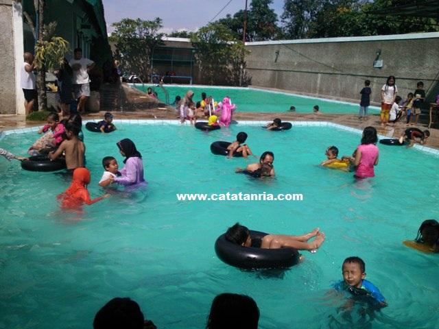 Traveller Amatir Kolam Renang Panorama Bandung