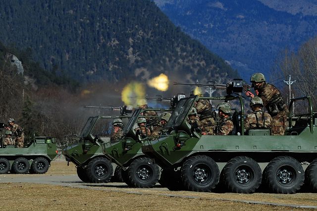Chinese_soldiers_perform_live_fire_exercise_with_Lynx_all-terrain_vehicles_armed_with_machine_gun_640_001.jpg