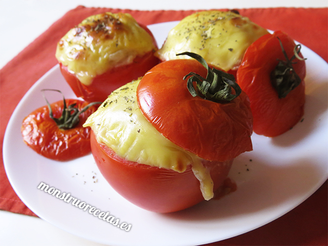 Tomates rellenos de atun y patata gratinados