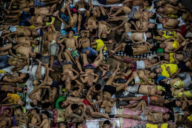 LOOK: Overcrowded jails due to Duterte’s war against drugs and criminality