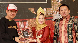 Ibu Yustin Ficardo Launching Buku "Mengurai Indah Sulaman Lampung" dalam Ajang Jakarta Marketing Week 2019 
