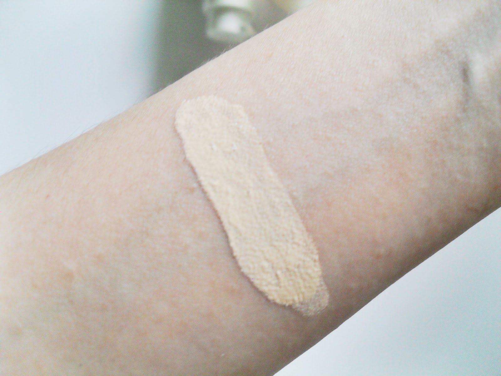 Diamond Crown REVIEW Innisfree Ampoule Intense Foundation 13 light