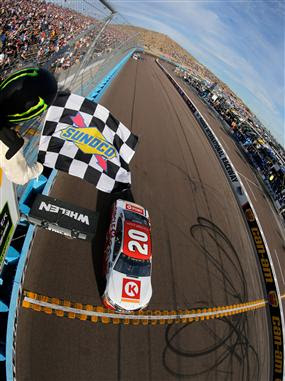 Matt Kenseth Wins at Phoenix Raceway - #NASCAR #MENCS