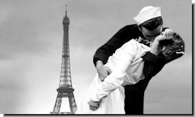 GI kisses French girl Paris