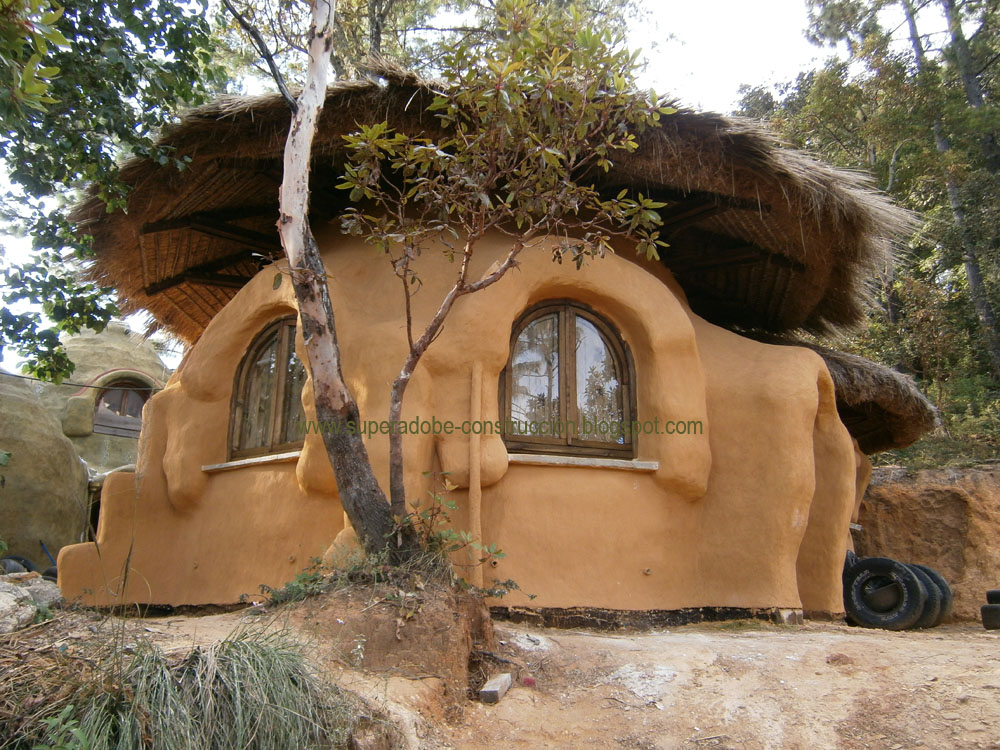 SuperAdobe: Acabado exterior de la cocina