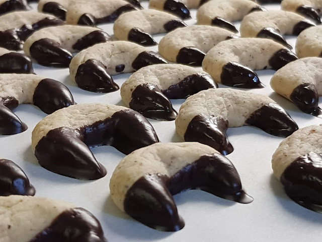 Marzipan Kipferl