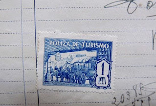 Póliza Turismo de 1 peseta en factura de 1947 del Hotel Prontito. Binéfar. Socorro Roy.