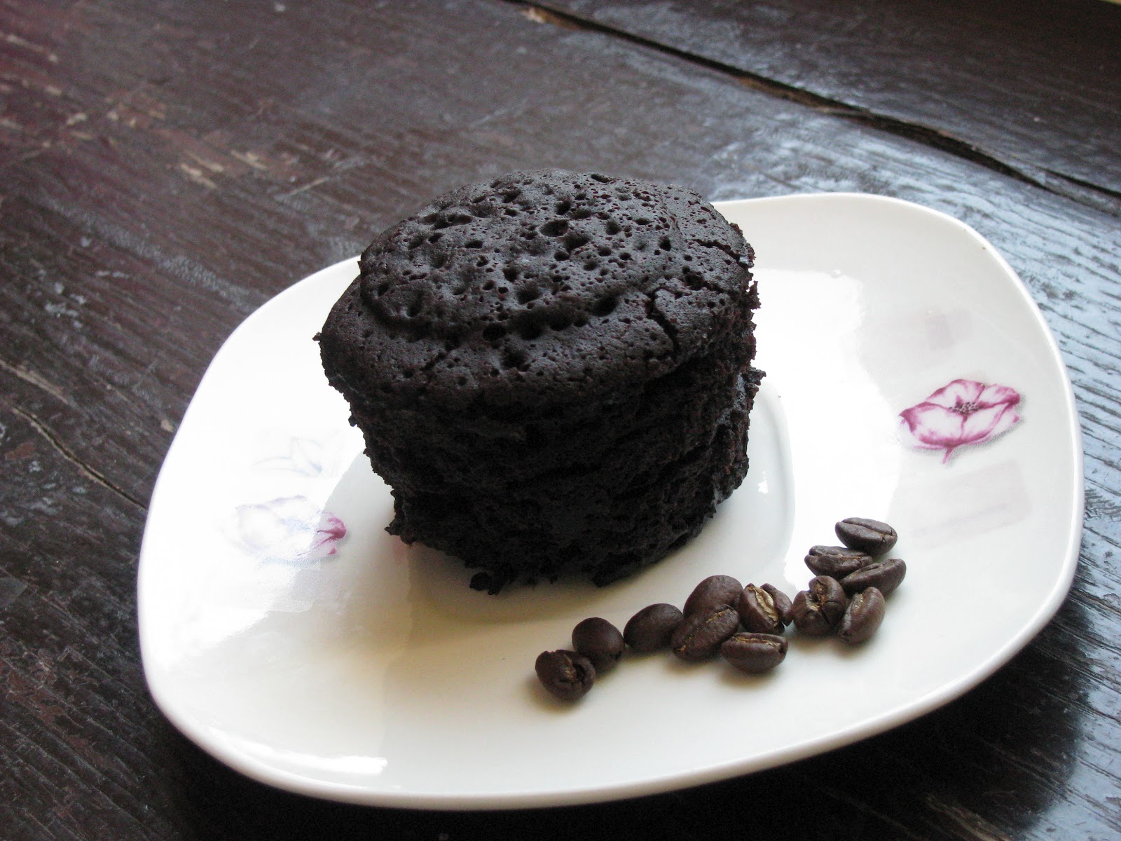 ladies cooking brownie z mikrofali