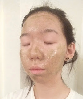 seaweed pack spread on my face