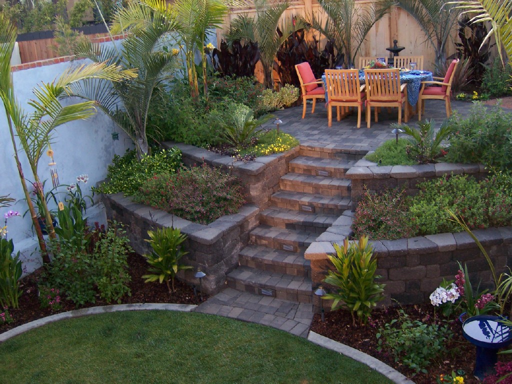 The 2 Minute Gardener: Photo - Raised Patio made from Country Manor