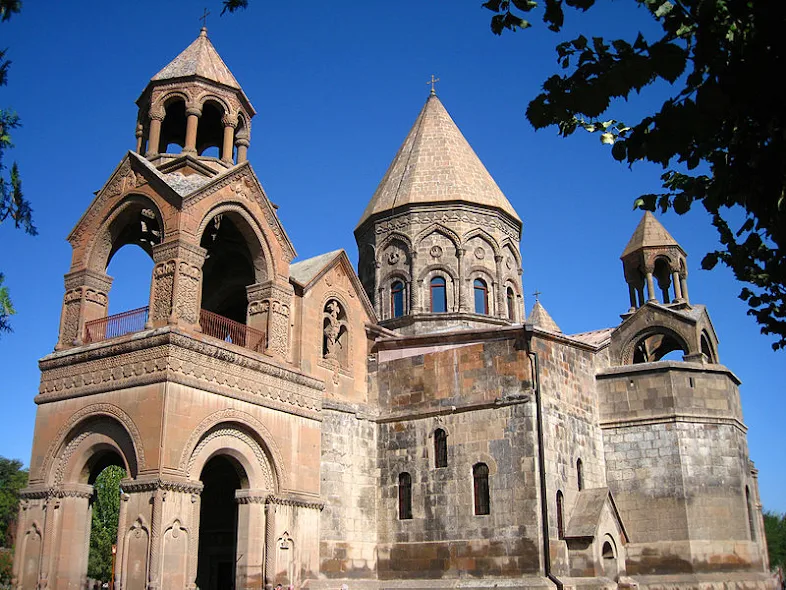 Katedral Etchmiadzin, Gereja Bunda Armenia