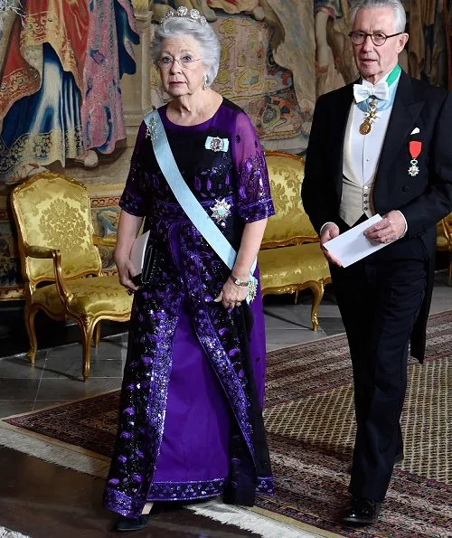 Princess Sofia is wearing a gown by Swedish designer Valerie Aflalo. Crown Princess Victoria wore a red gown