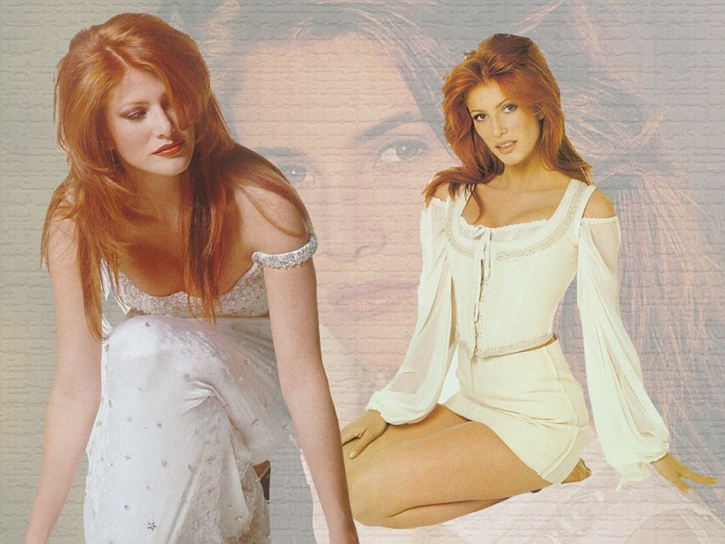 HD Wallpaper of Angie Everhart Hot.