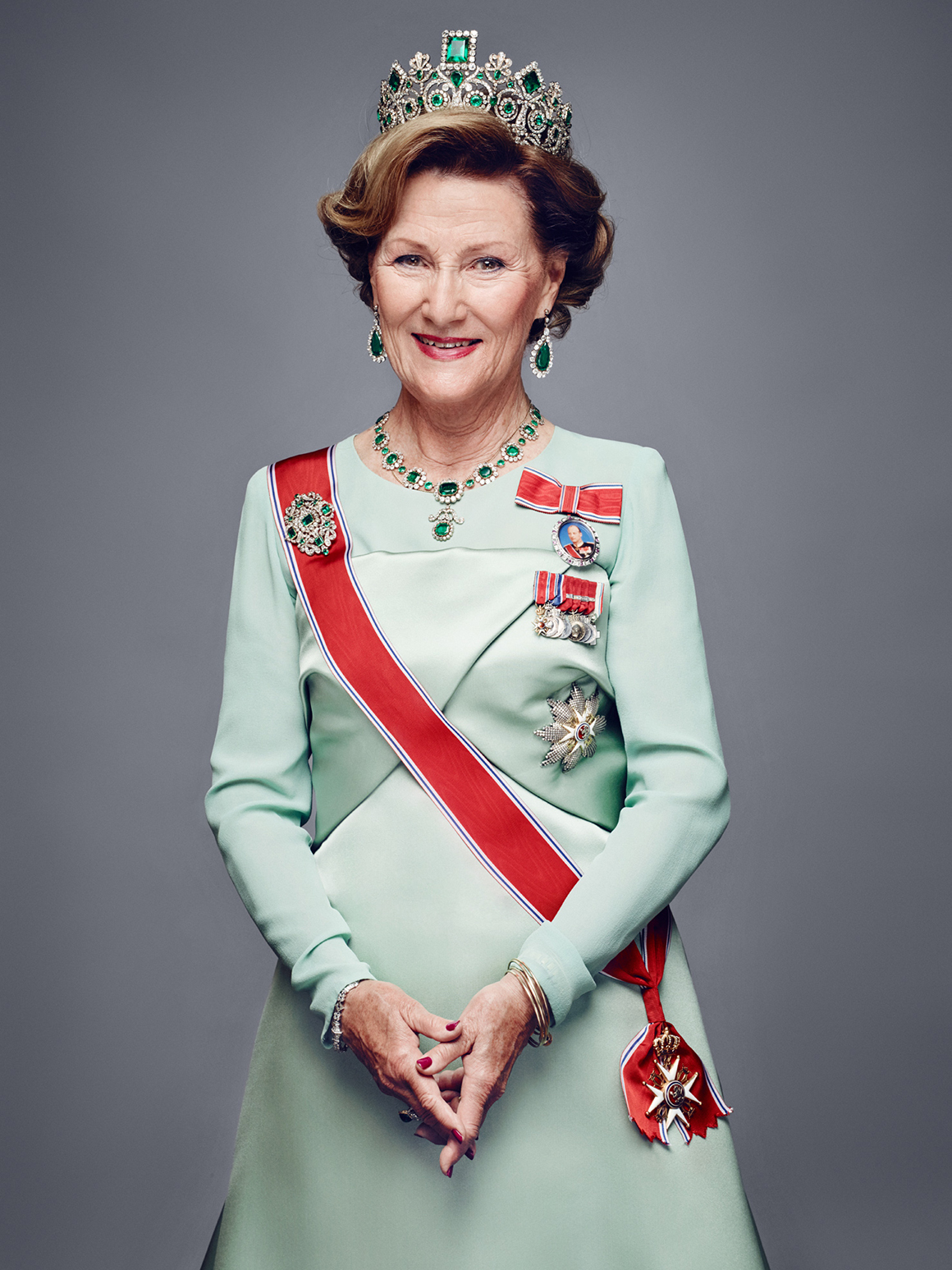 Queens of England Emeralds for May Norway