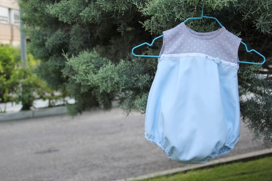 DIY Ropa bebé: Cómo hacer una ranita de niño (patrón en varias tallas)