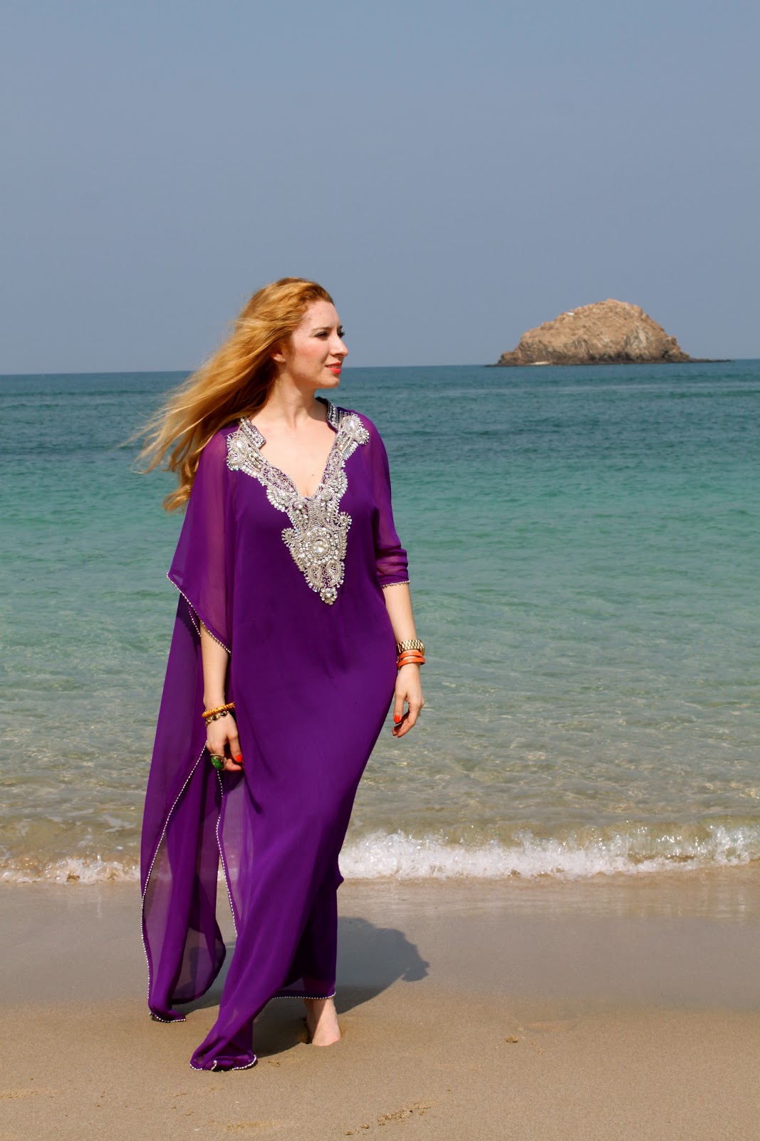 A FASHIONATED GIRL Another day at the beach Dubai