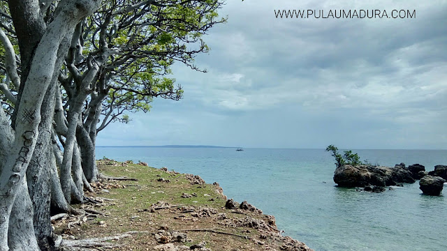 Wisata Pulau Gili Genting - Pantai Kahuripan