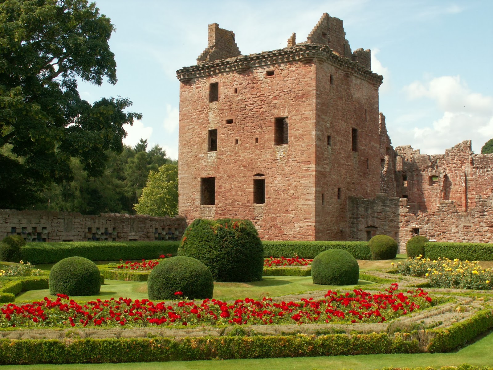 CUBO ET EXCUBO Edzell Castle