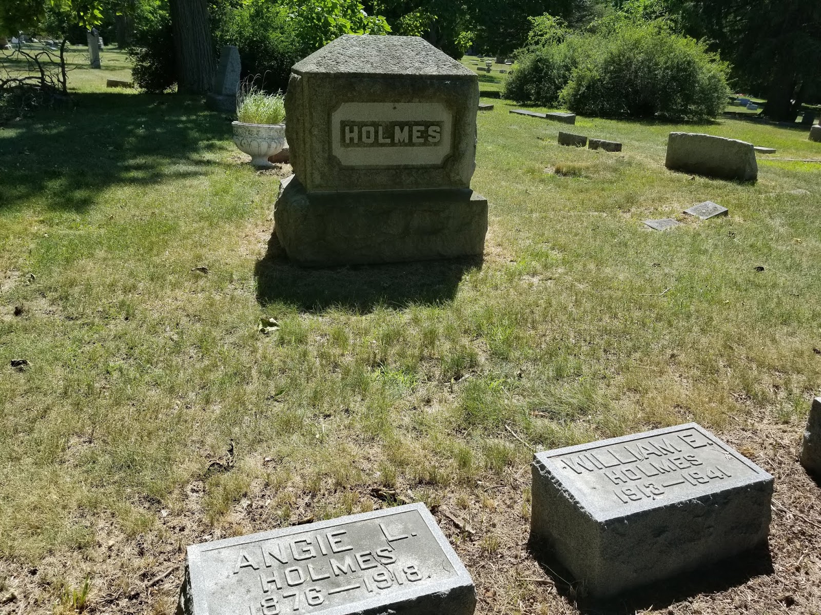 A Bewitching Guide to All Things Halloween Avondale Cemetery Flint