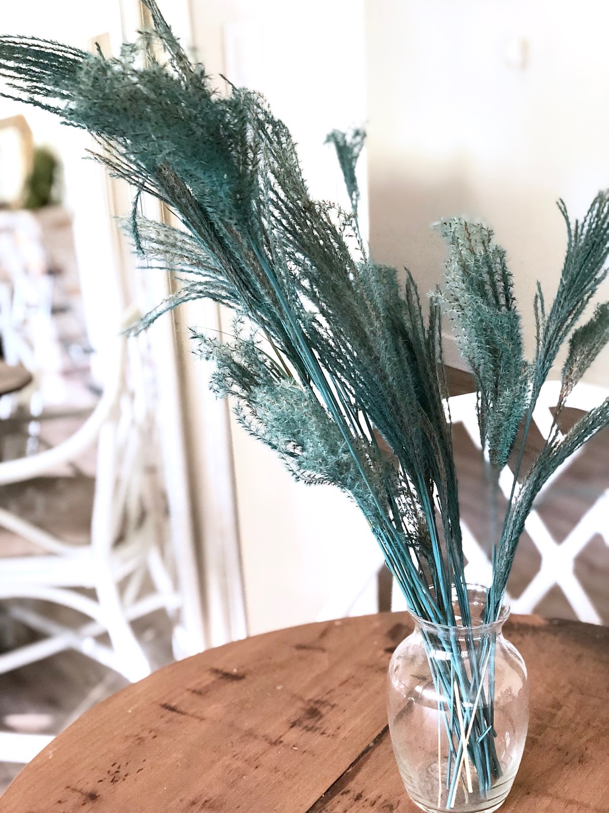 painted-pampas-grass-decor-krylon-harlow-and-thistle