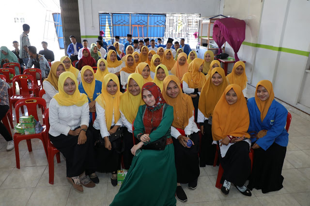 Ketua TP PKK Kabupaten Asahan Ny Hj Winda Fitrika Taufan Gama Simatupang saatr menghadiri pelantikan raya Pengurus Komisariat Pergerakan Mahasiswa Islam Indonesia Stmik Amik Royal, IAIDU, UNA Ketua TP PKK Kabupaten Asahan Ny Hj Winda Fitrika Taufan Gama Simatupang saatr menghadiri pelantikan raya Pengurus Komisariat Pergerakan Mahasiswa Islam Indonesia Stmik Amik Royal, IAIDU, UNA