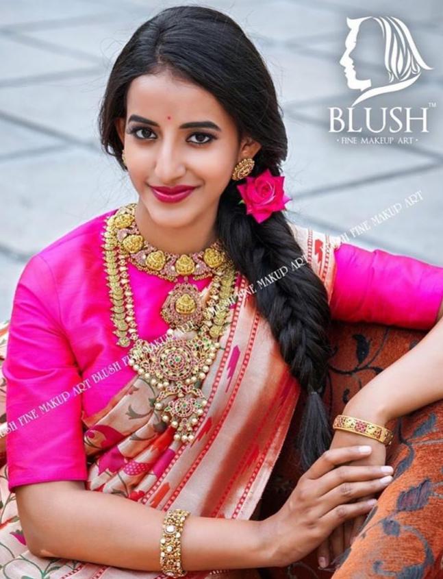 Models in Manjula Jewellers Grand Designs Models in Manjula Jewellers Grand Designs