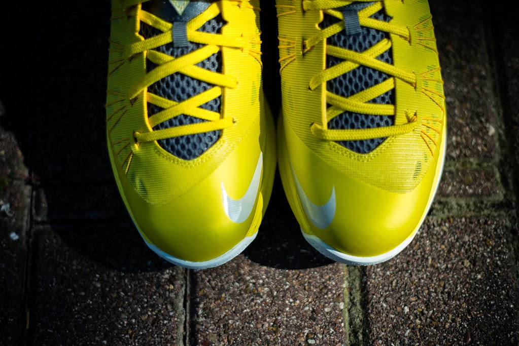 Nike Air Max Lebron X Low - Sonic Yellow - SneakerBox