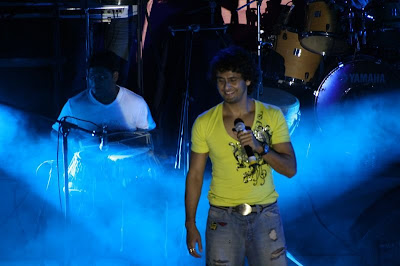Sonu nigam is gay