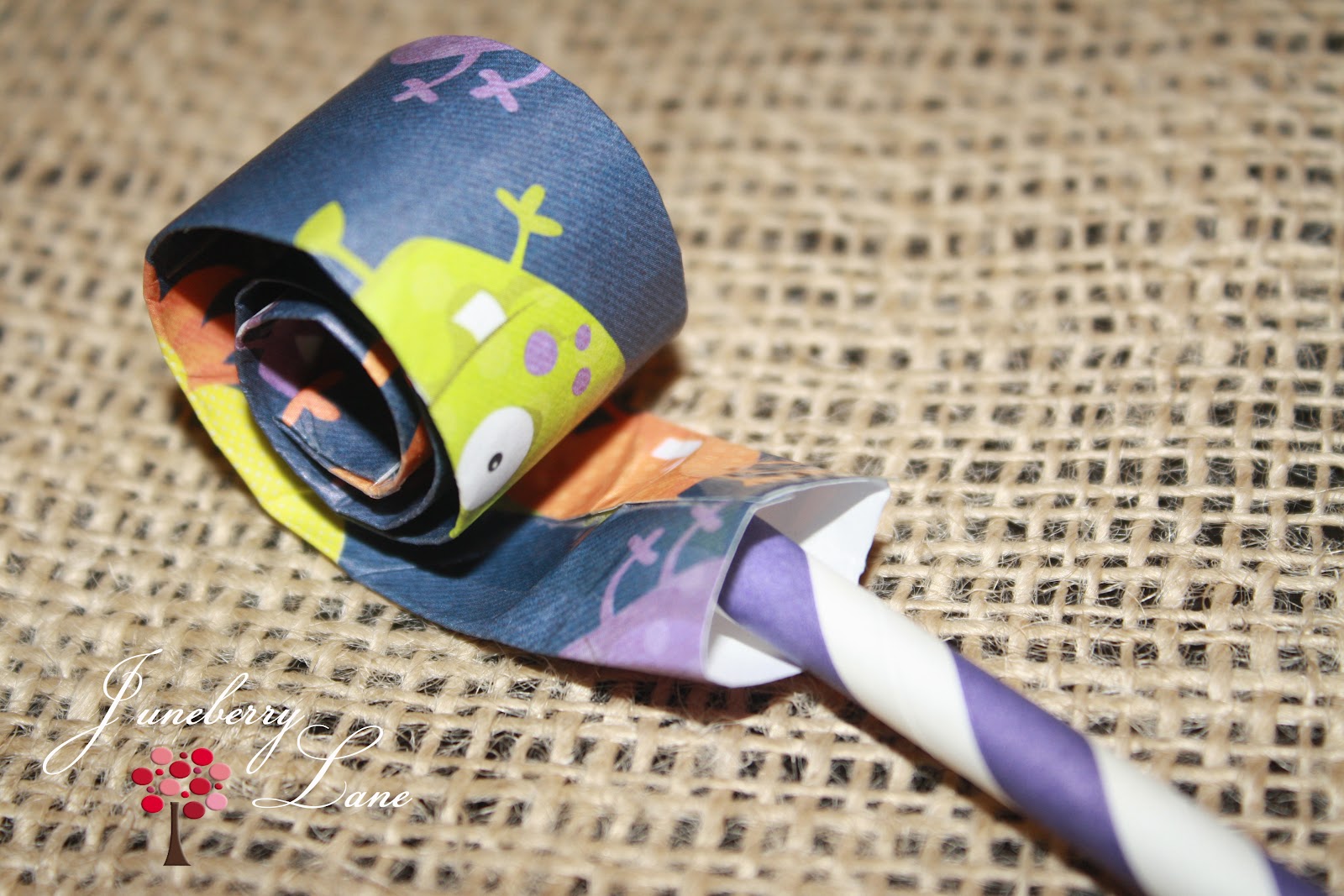 свистки и бумажки