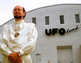 Alien Cult Says That Man Was Created By ET In A Laboratory | Educating ...