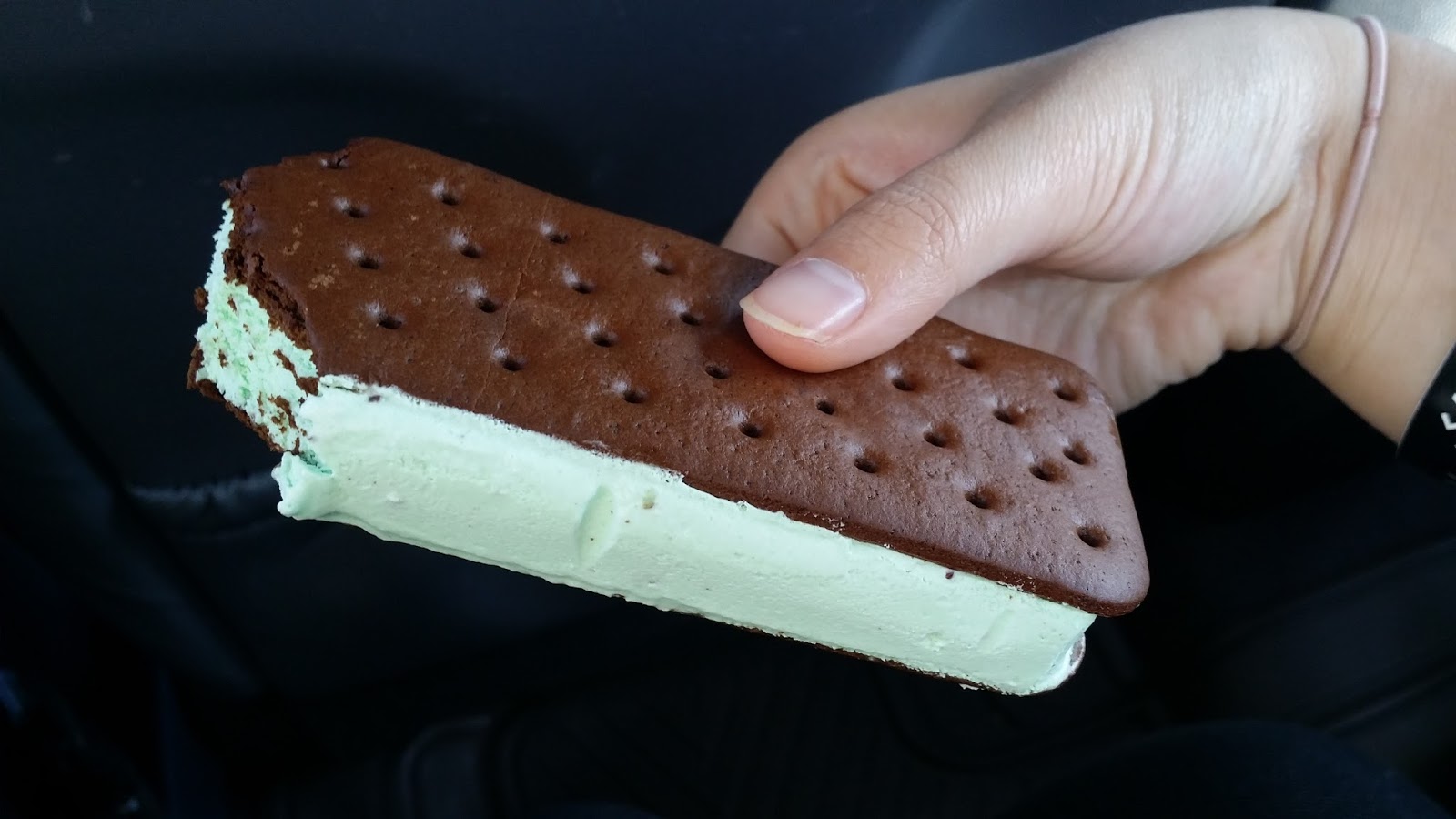 ANDES MINT ICE CREAM SANDWICHES EXISTS?!