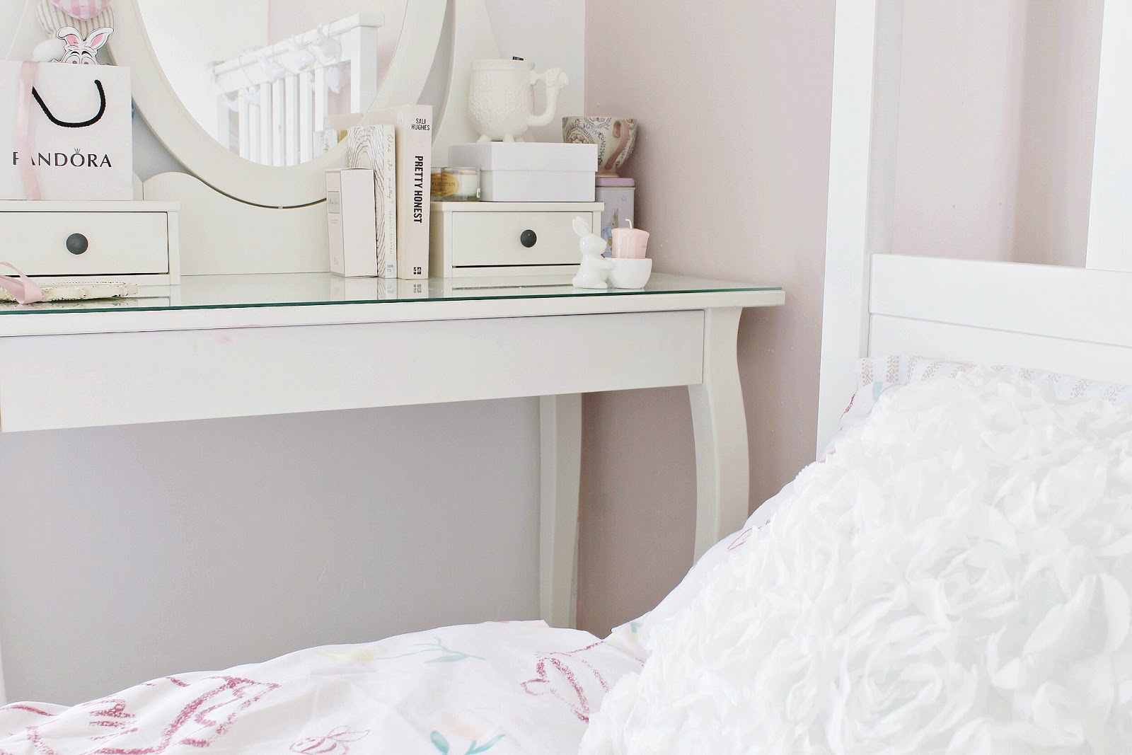 What's on my bedside table shabby chic girly blog