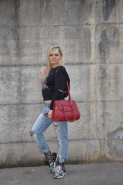 fishnet tights how to wear fishnet tights boyfriend jeans and fishnet tights december outfit winter casual outfit mariafelicia magno fashion blogger color block by felym fashion bloggers italy italian web influencer