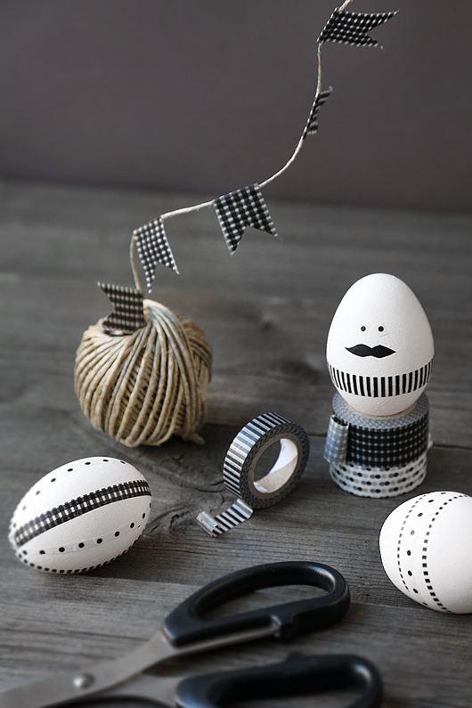 Huevos de pascua decorados con washi tape