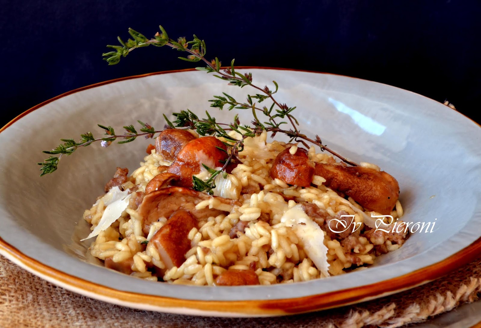 С нож и вилица в ръка Горско ризото Risotto boscaiola